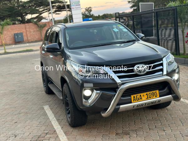 2018 - Toyota  Fortuner