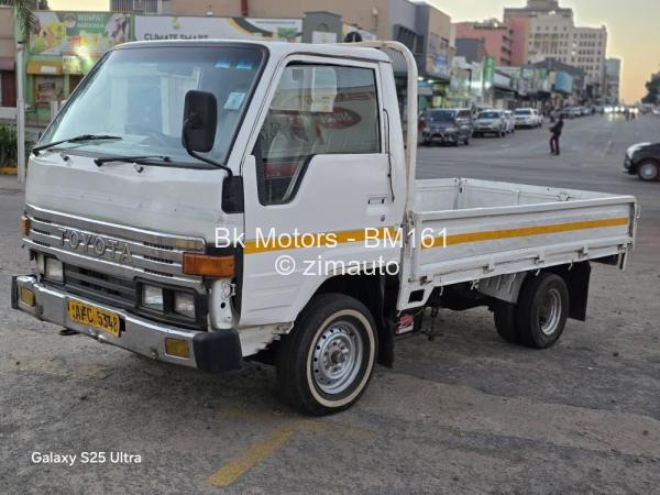 2004 Toyota  Dyna