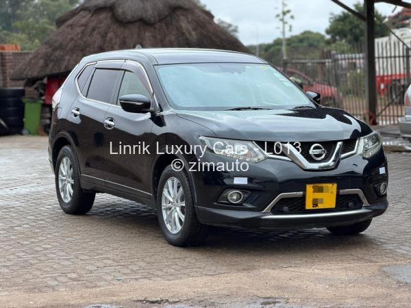 2015 Nissan  X-Trail