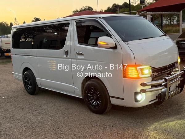 2017 Toyota  Hiace