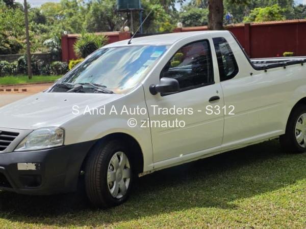 2019 Nissan  NP200
