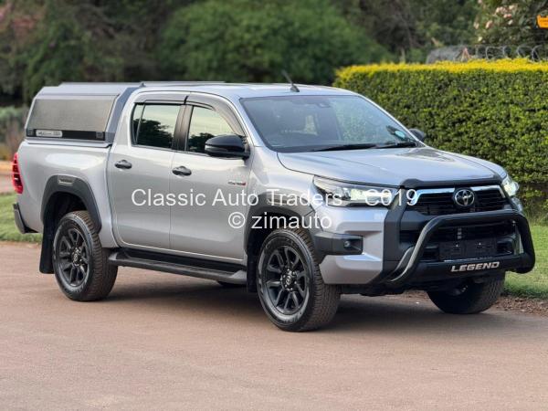 2023 - Toyota  Hilux