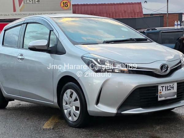 2017 Toyota  Vitz