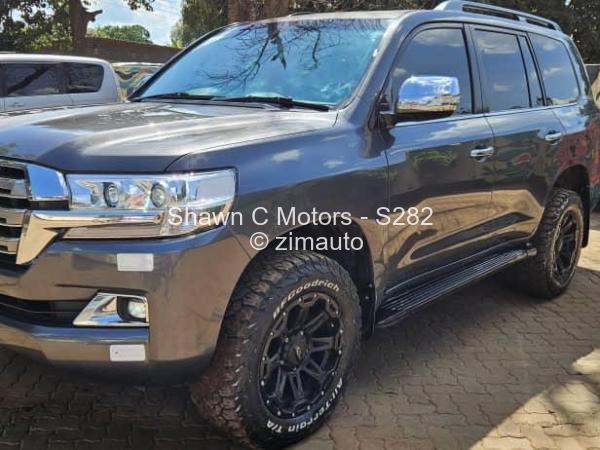 2016 Toyota  Land Cruiser 200
