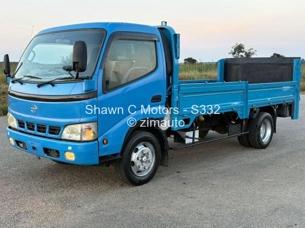 2011 Hino Dutro