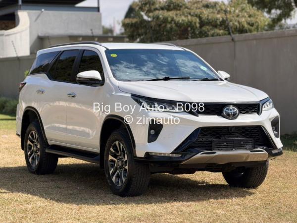 2025 Toyota  Fortuner