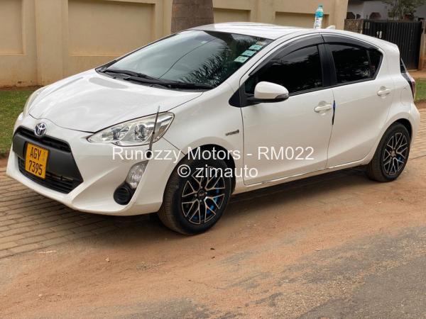 2017 - Toyota  Aqua