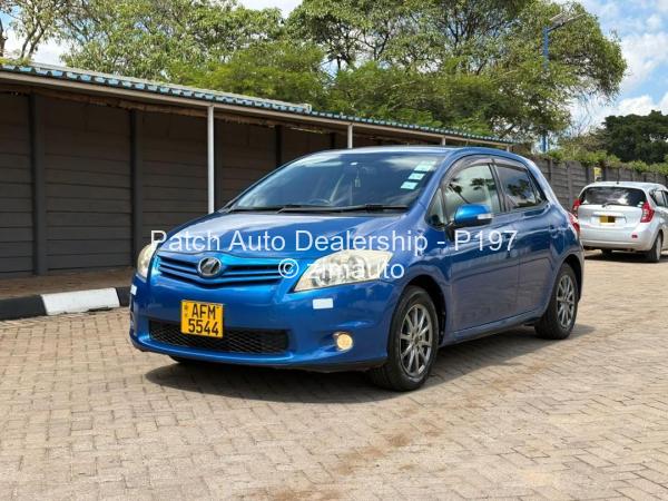 2010 Toyota  Auris