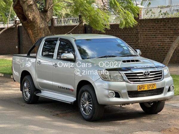 2013 - Toyota  Hilux
