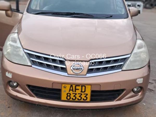 2009 Nissan  Tiida