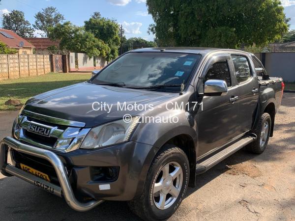 2017 - Isuzu  KB300
