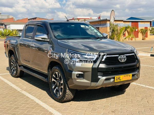 2017 - Toyota  Hilux