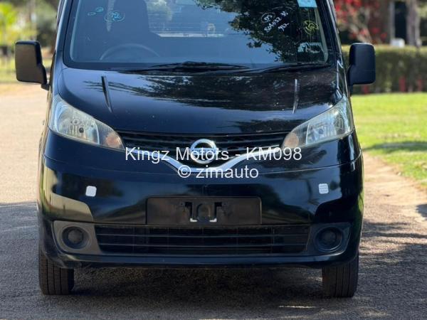 2017 Nissan  NV200