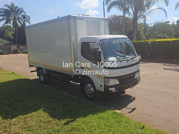 2012 - Hino Dutro