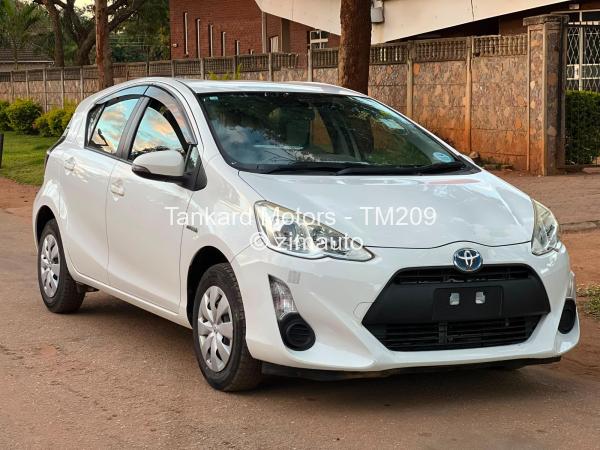 2016 Toyota  Aqua
