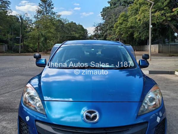 2012 Mazda  axela