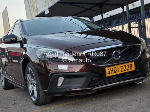 2016 Volvo  V40