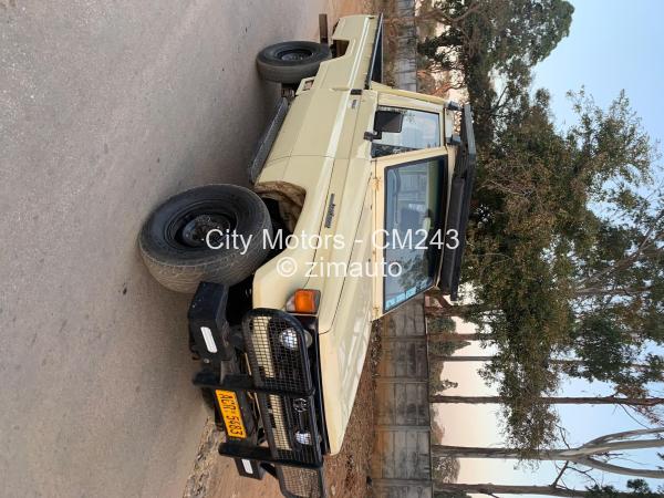 2000 Toyota  Land Cruiser 70