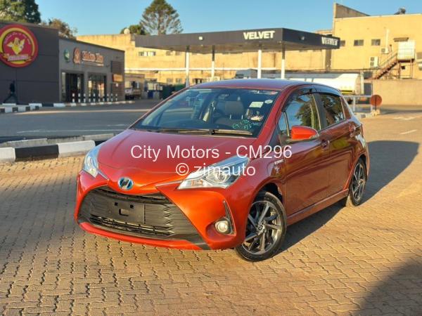 2017 Toyota  Vitz