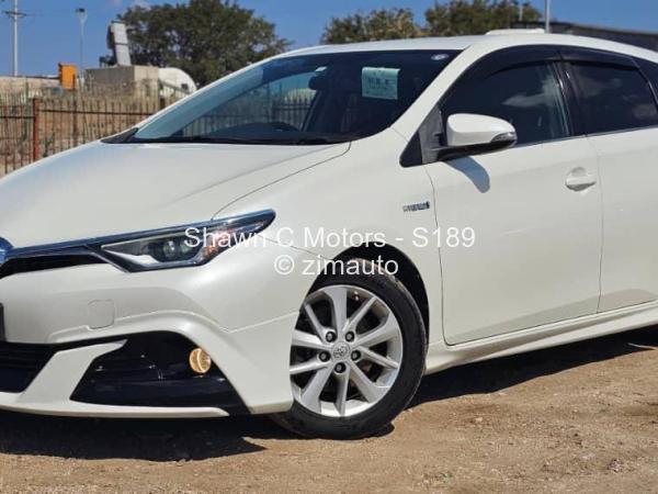 2016 Toyota  Auris