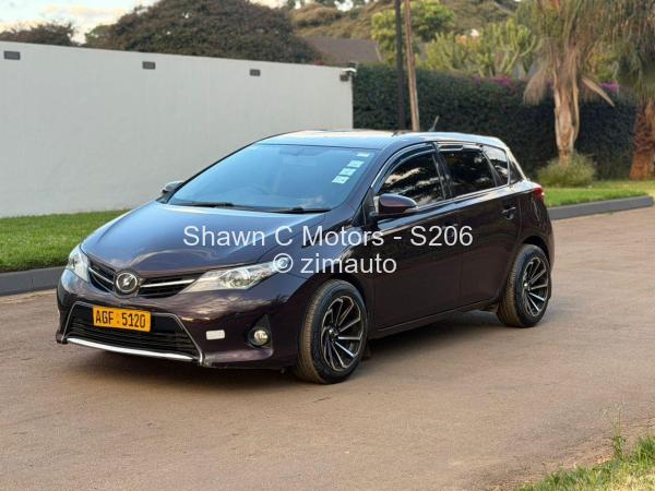 2014 Toyota  Auris