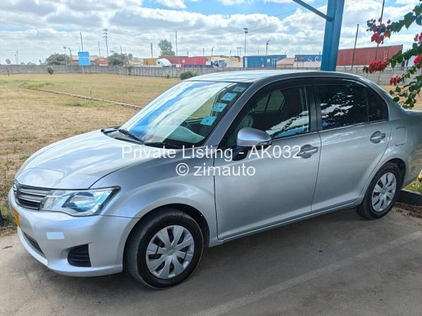 2013 Toyota  Axio