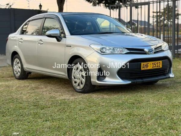 2017 Toyota  Axio
