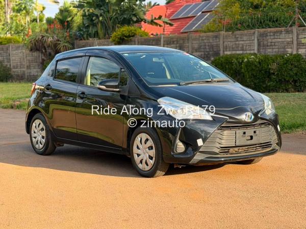 2014 Toyota  Vitz