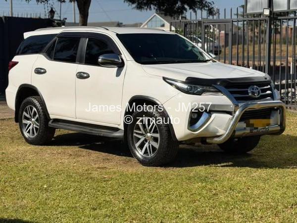 2017 Toyota  Fortuner
