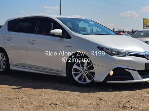 2016 Toyota  Auris