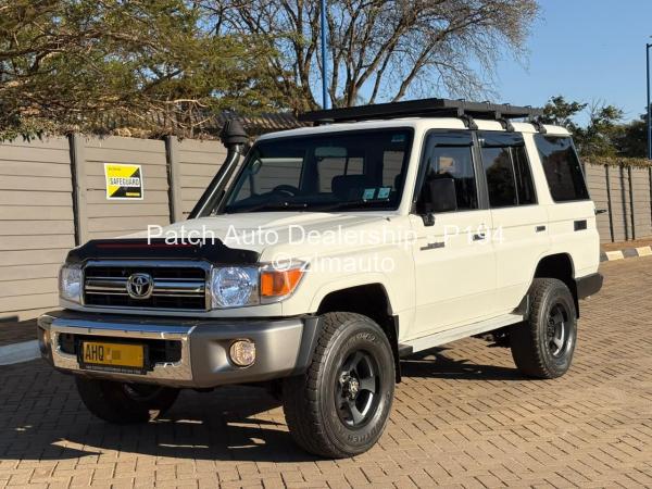 2010 Toyota  Land Cruiser 76