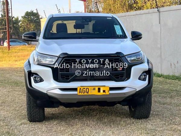 2024 Toyota  HILUX REVO