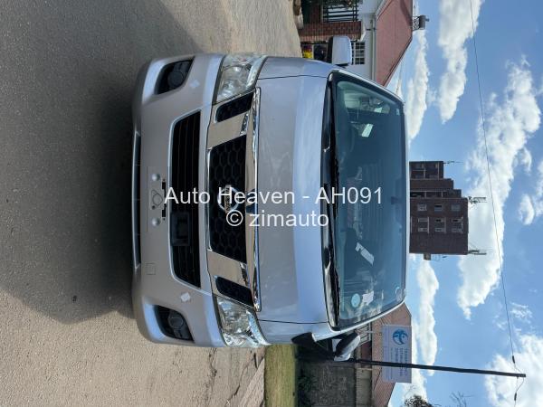 2017 Nissan  NV350
