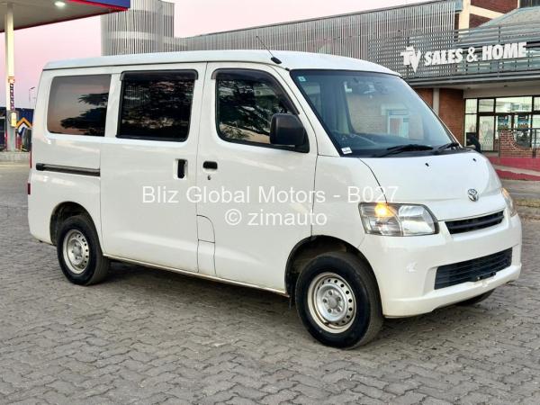 2017 Toyota  Lite Ace