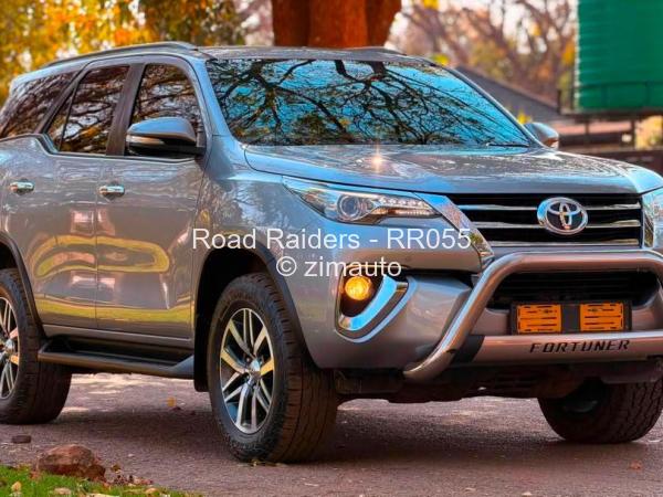 2019 - Toyota  Fortuner