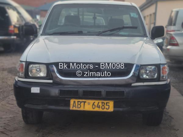 2004 Toyota  Hilux