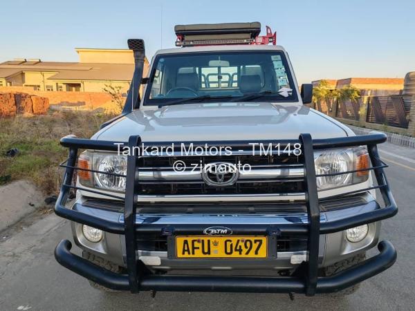 2016 Toyota  Land Cruiser 79