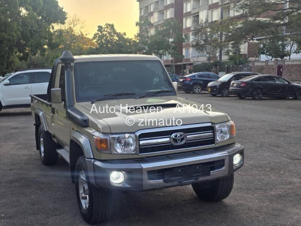 2018 Toyota  Land Cruiser 79