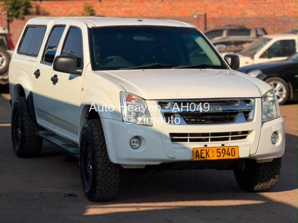 2011 Isuzu  Dteq