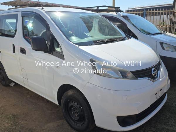 2017 Nissan  NV200