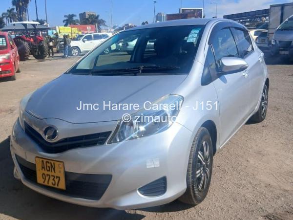 2015 Toyota  Vitz
