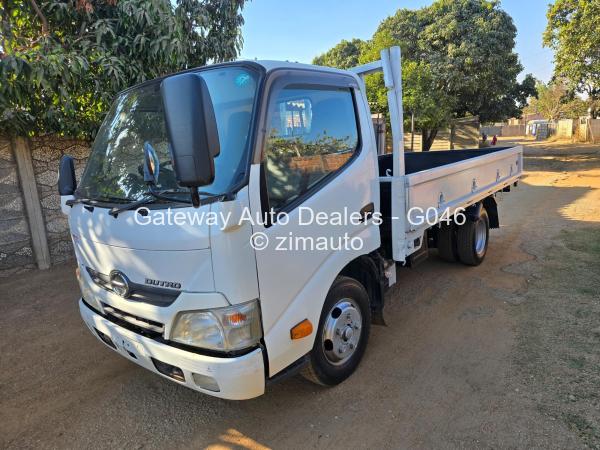 2014 Hino Dutro