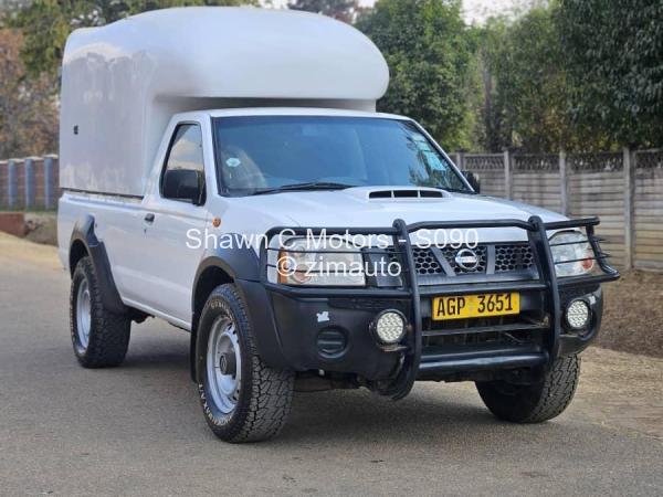 2021 Nissan  Hardbody