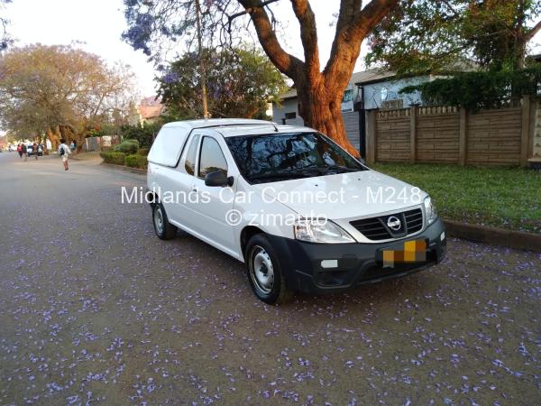 2019 Nissan  NP200