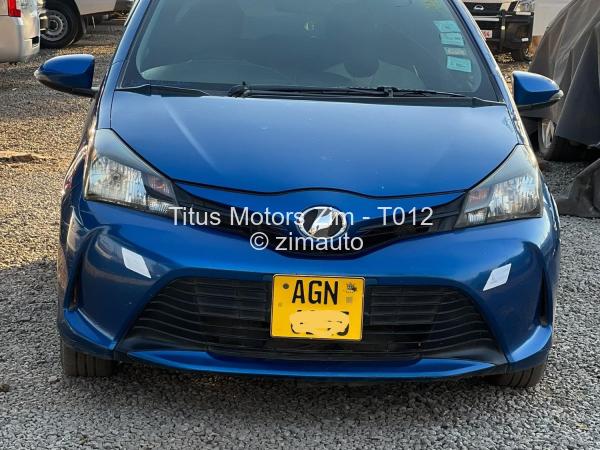 2015 Toyota  Vitz
