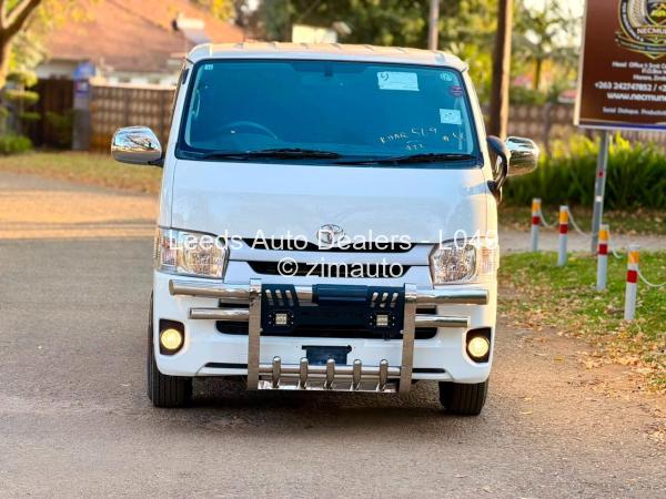 2017 Toyota  Hiace