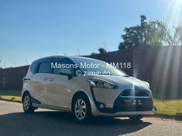 2017 Toyota  Sienta