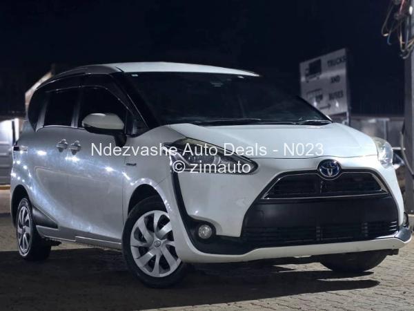 2018 - Toyota  Sienta