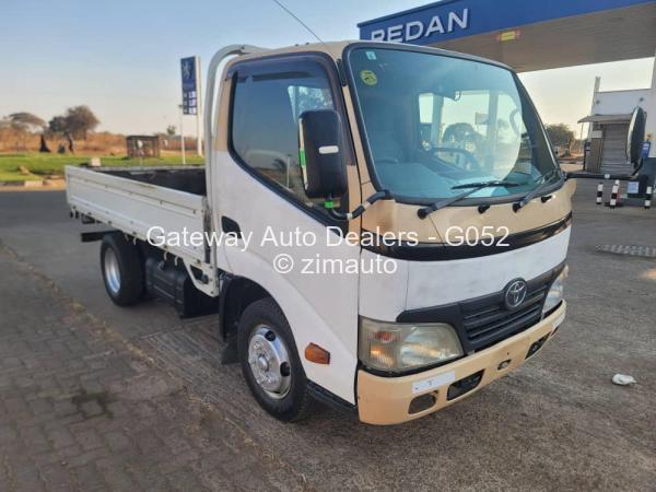2017 Toyota  Dyna