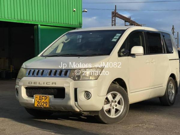 2013 Mitsubishi  Delica